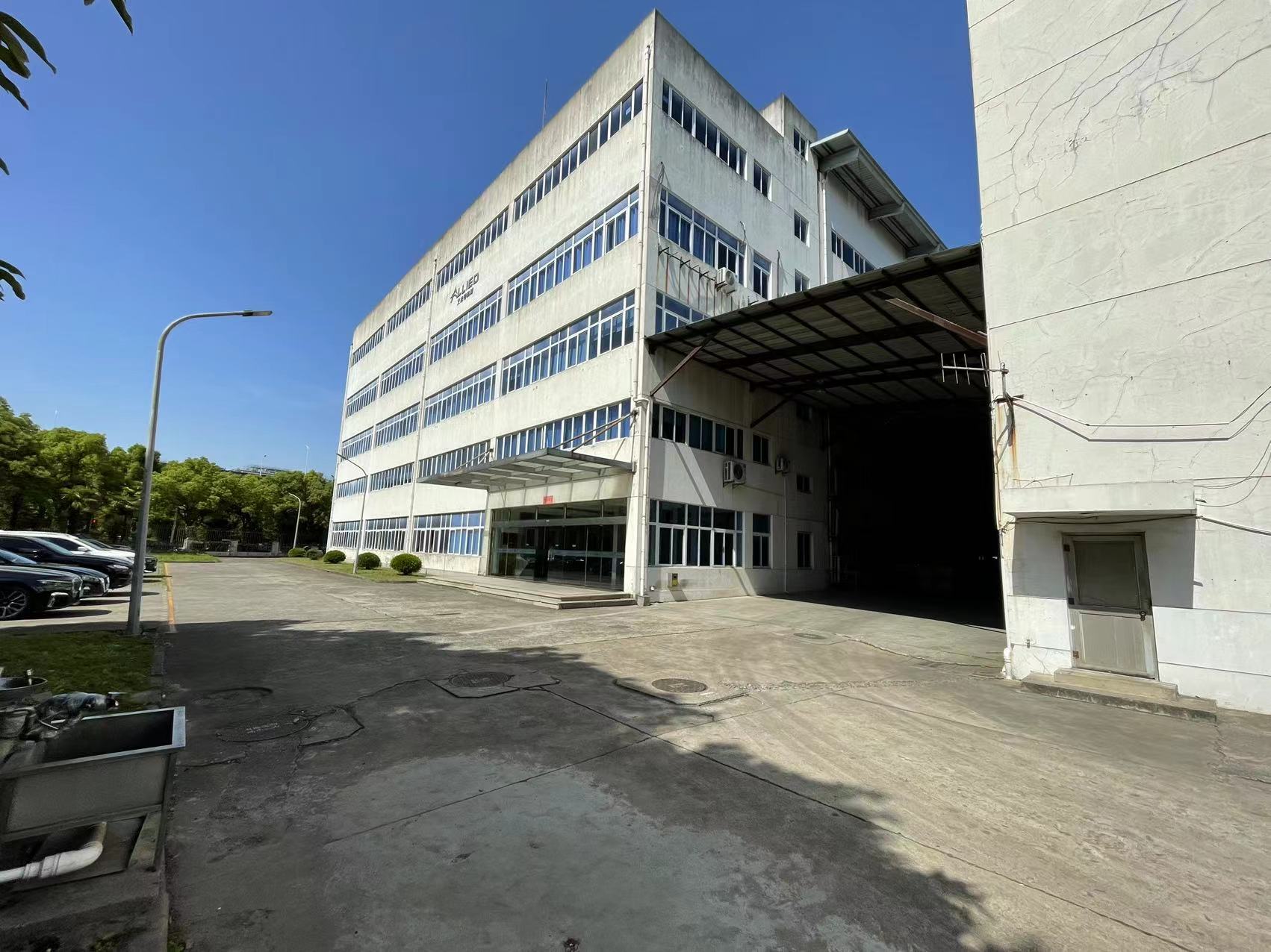 出租外高桥国企直租独门独院2万可分104厂房招数据中心半导体