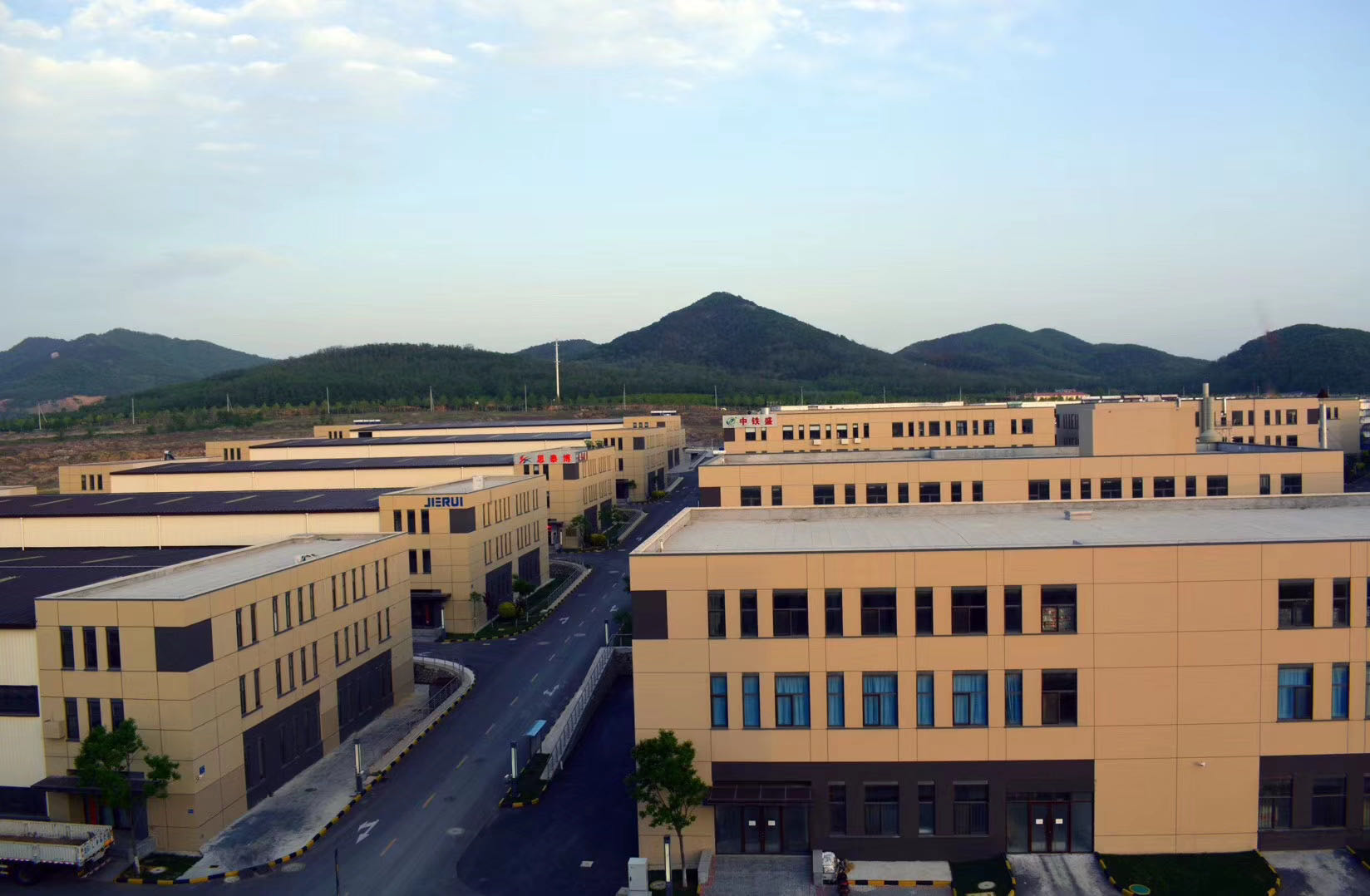 出售大连开发区保税区周边全新厂房，国有产权