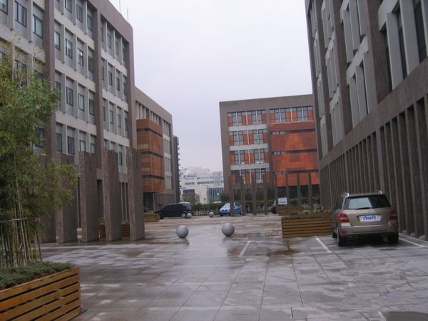 张江南，康桥工业园7千平实验室出租，底楼1500平研发试验等
