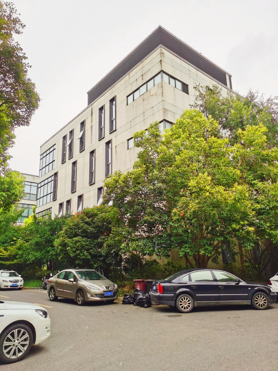 浦江漕河泾，独栋5785㎡研发实验室出租，104地块可办环评