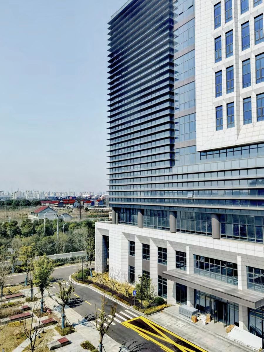 与妙顺凯莱英大睿为邻！张江康新公路地铁，嘉铭医药园，整层2千 