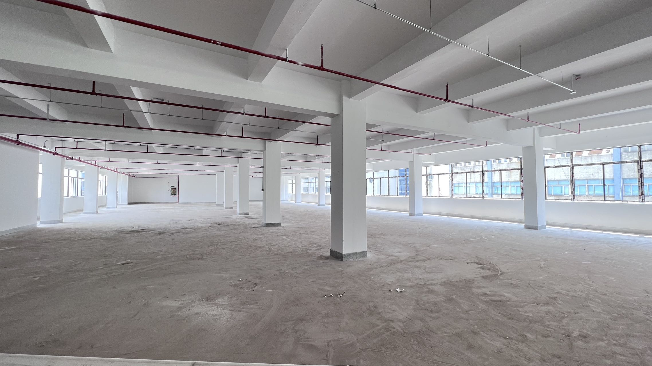 @金桥科技产业园，地铁口底楼1600平，招租办公研发厂房仓库