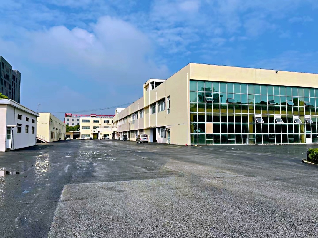 上海浦东，金桥曹路工业园区一楼300平和700平标准厂房仓库