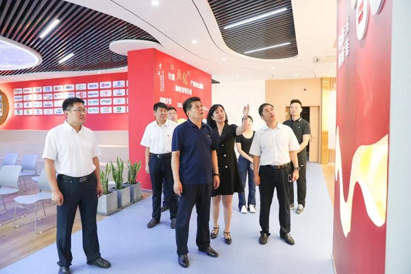 区委书记韩伟到济南新材料产业园区调研