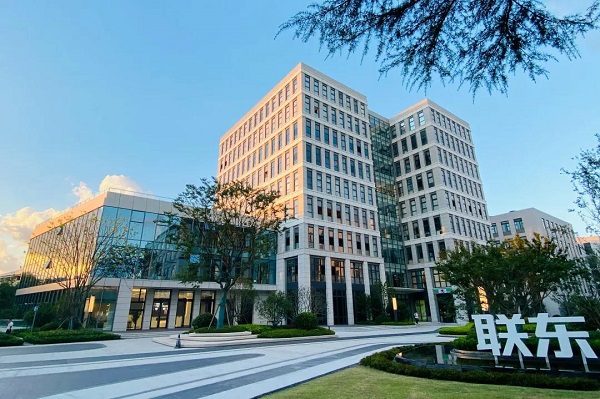 宝山城市工业园党工委书记黄志刚一行调研联东园区
