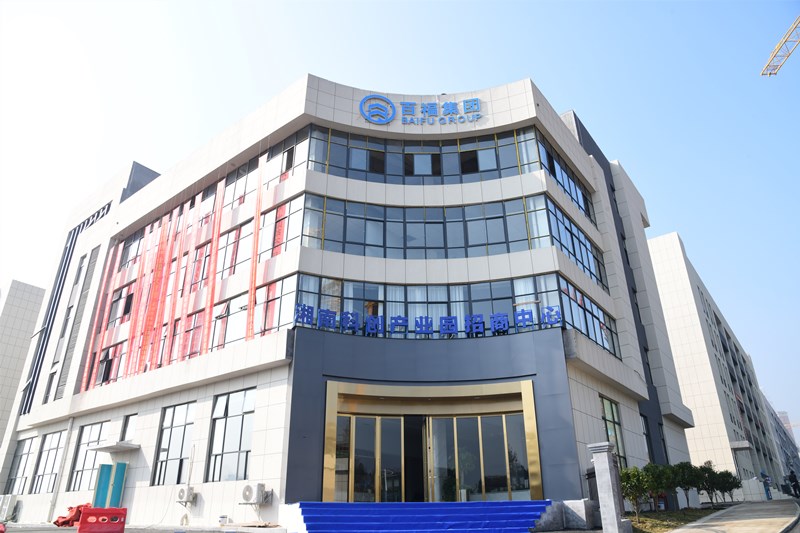 湘南科创产业园建筑面积30万平方米，包括标准厂房、仓储用房、跨境电商总部