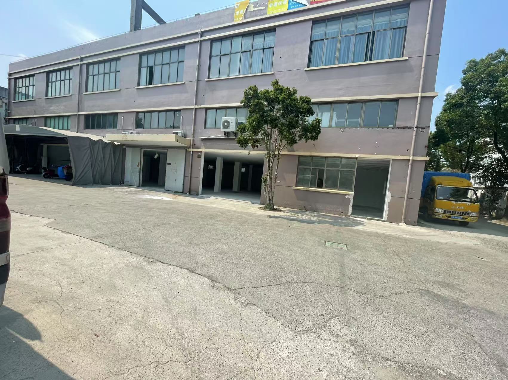 浦东近中环外环出入口 一楼630平无地下室 场地大行业不限