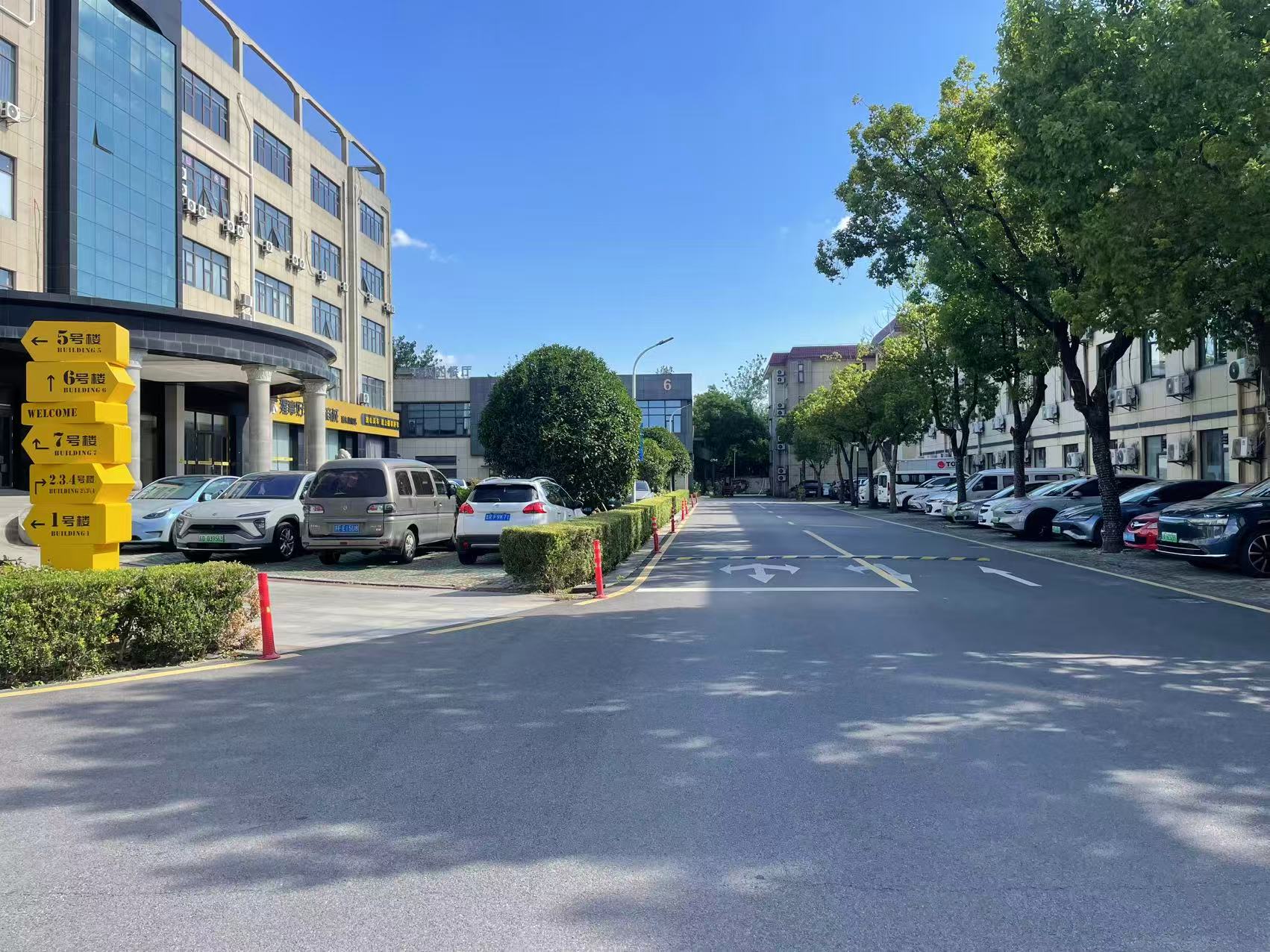 上海浦东张江科学城康桥东路688号86平至5百平精装带办公家具办公出租