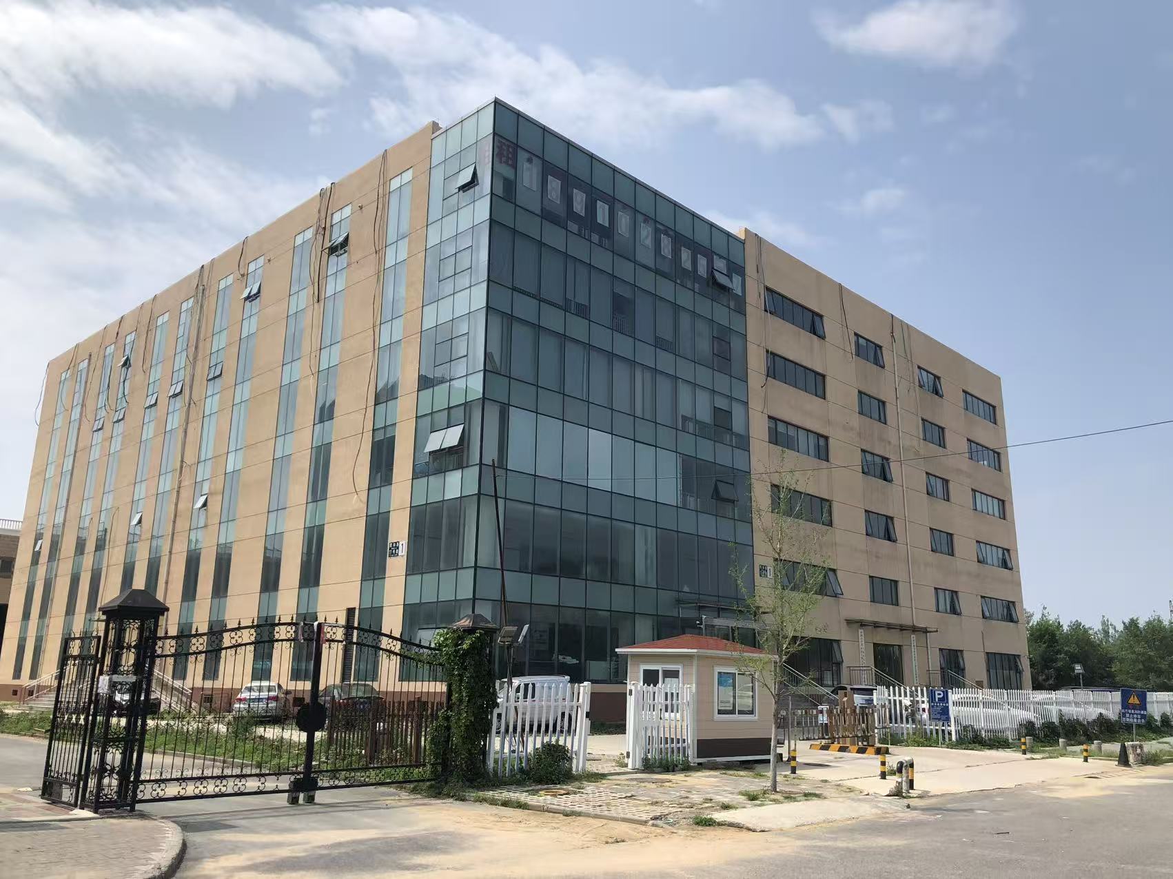大兴生物医药基地 独栋办公楼 可分租 1.1 元 /㎡/ 天 可注册环评 可出地址 可配