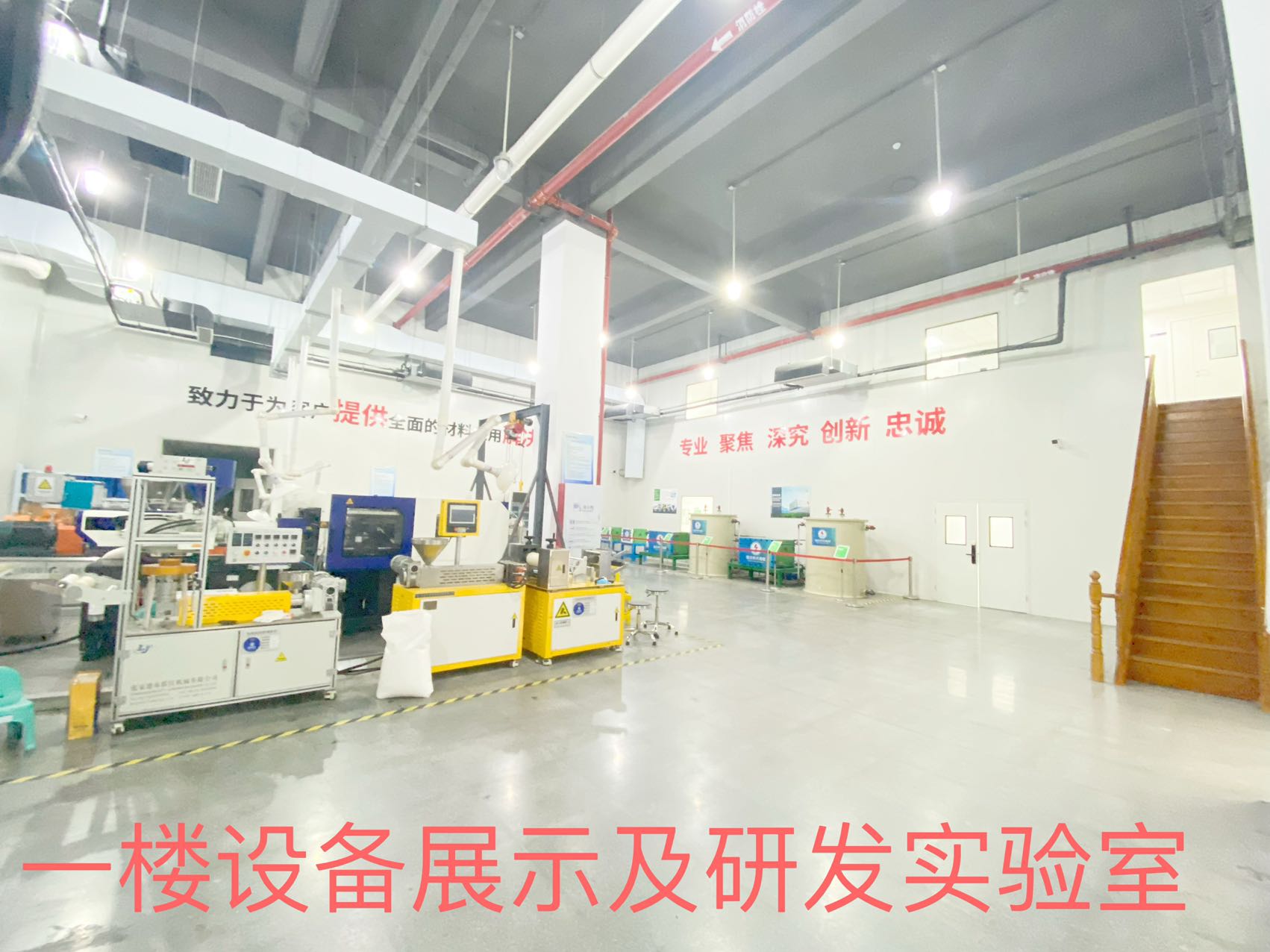 闵行中春路，独栋3200平高标研发智造包环评厂房，交通配套全