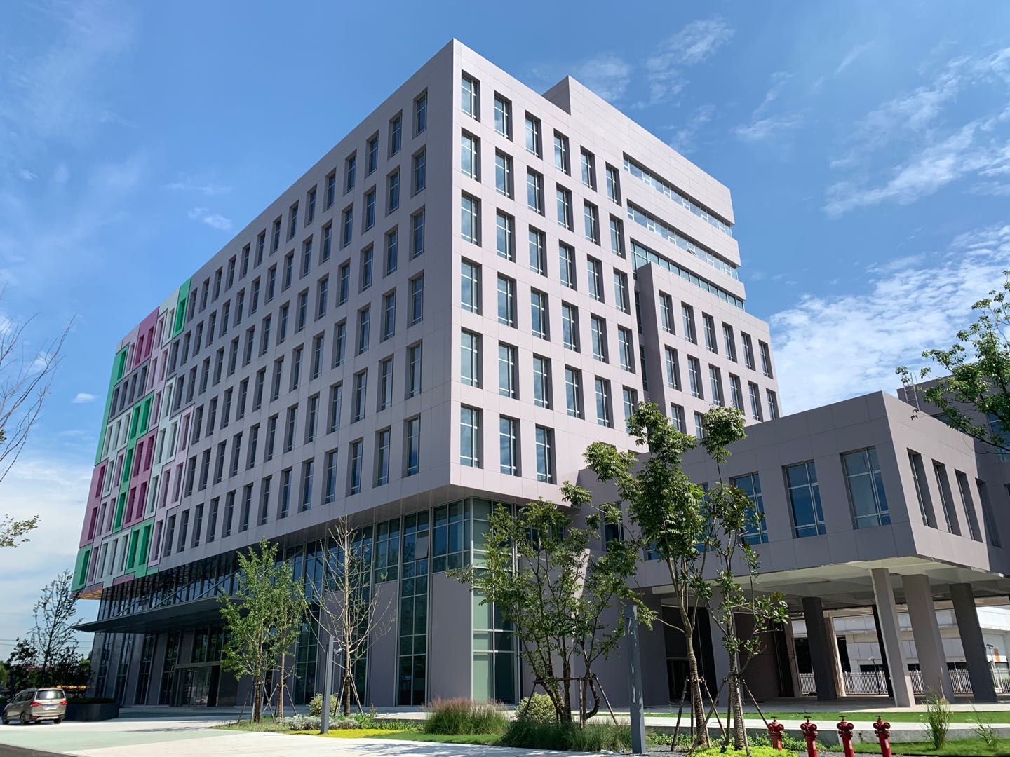 张江南区独幢研发楼标准层2100平一楼层高6.5米业主直租！