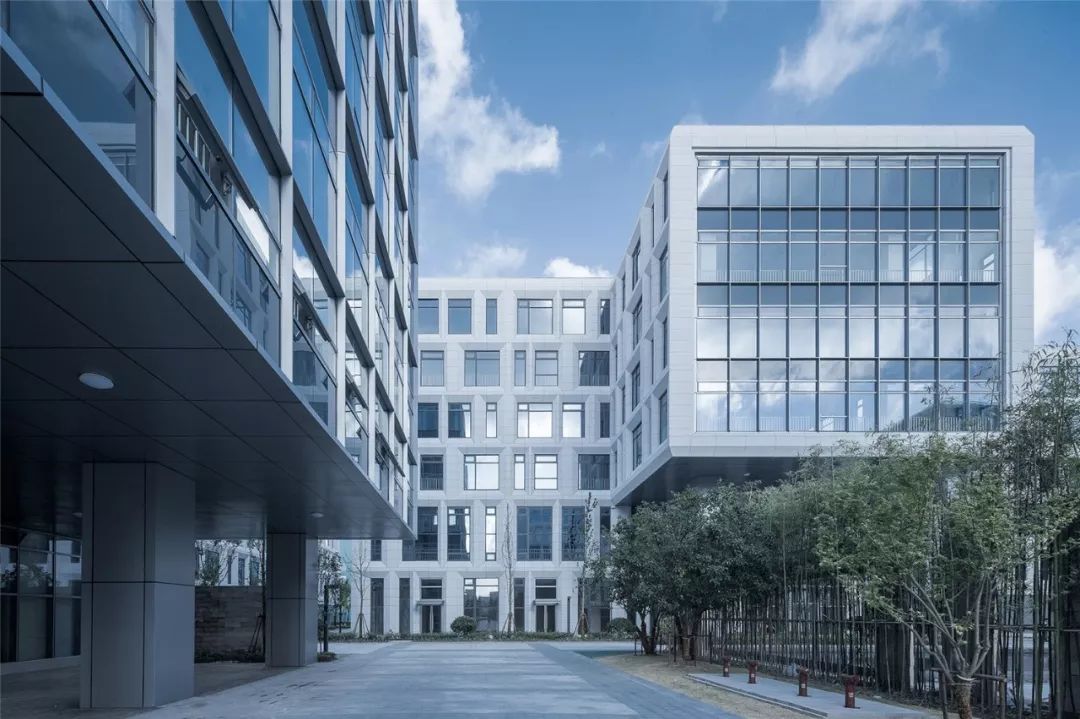 出租）外高桥生命科学园1000平可分租 环评研发生产 有蒸汽